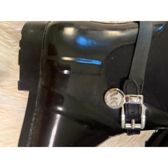 NWOT Michael Kors Black Waterproof Mid Ankle Glossy Boots. 6 - Picture 13 of 13